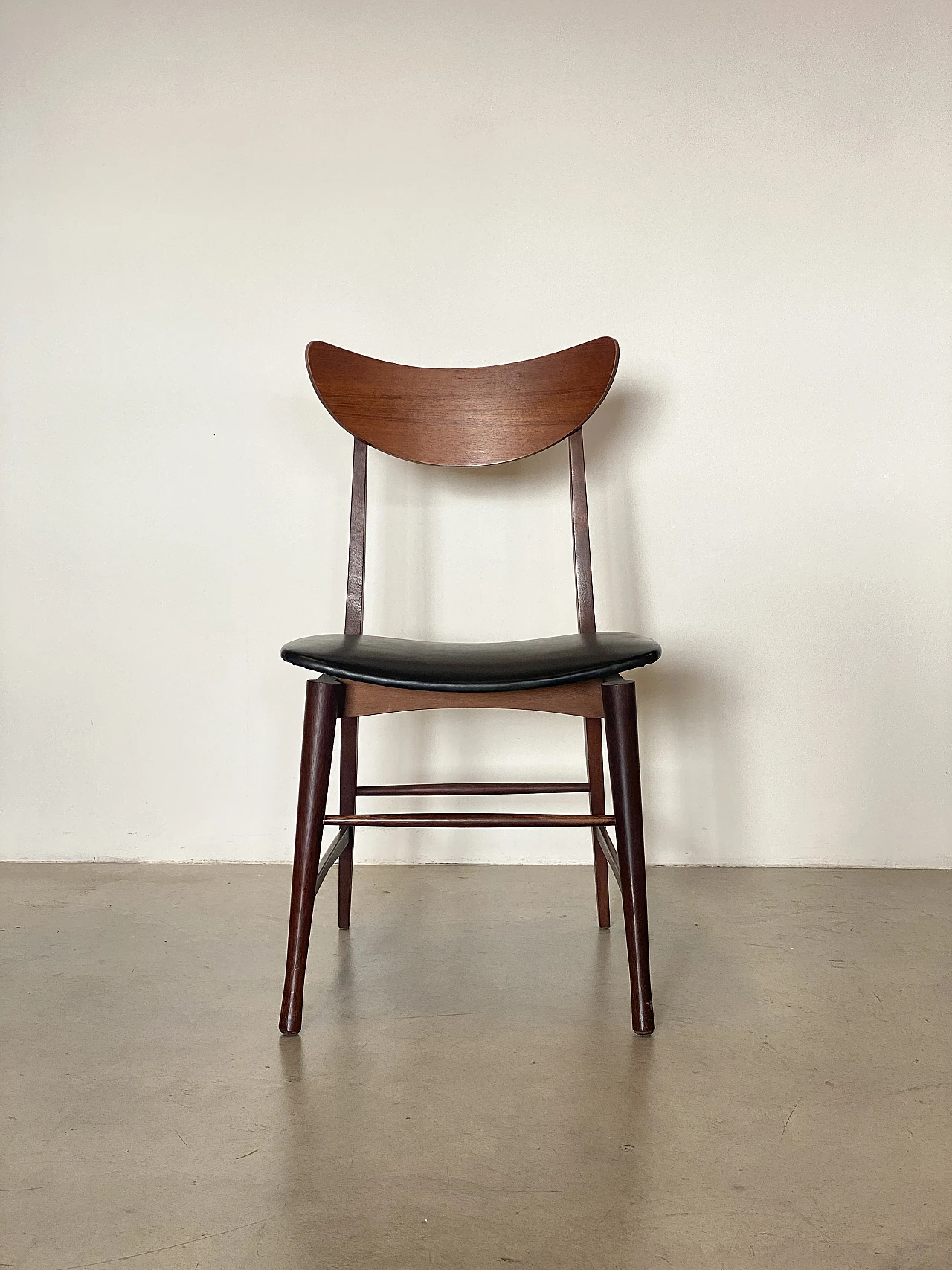 4 Teak chairs with leatherette seat, 1960s 3
