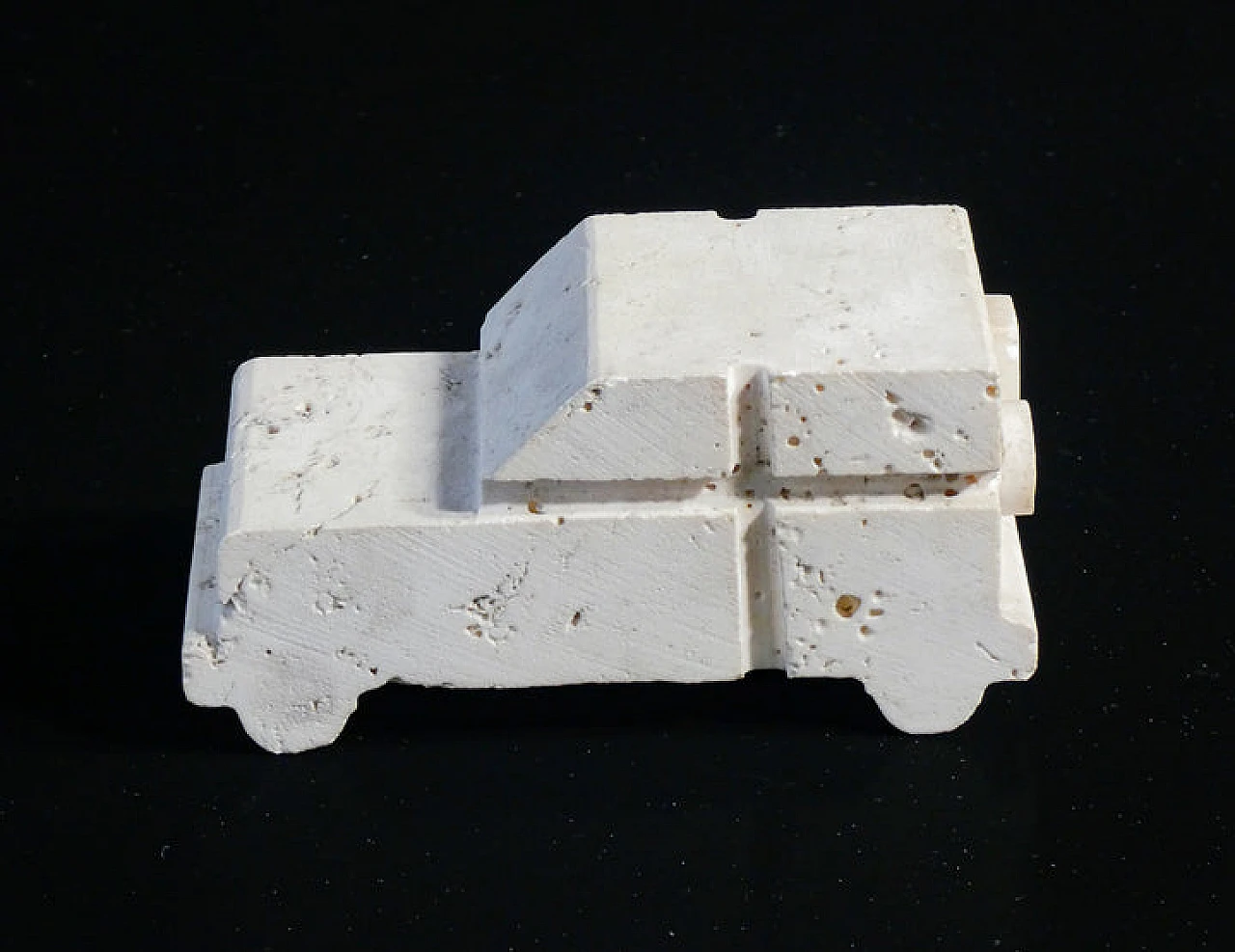 F.lli Mannelli, scultura di macchina in travertino, anni '70 2