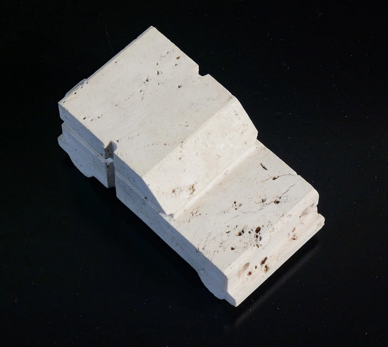 F.lli Mannelli, scultura di macchina in travertino, anni '70 4