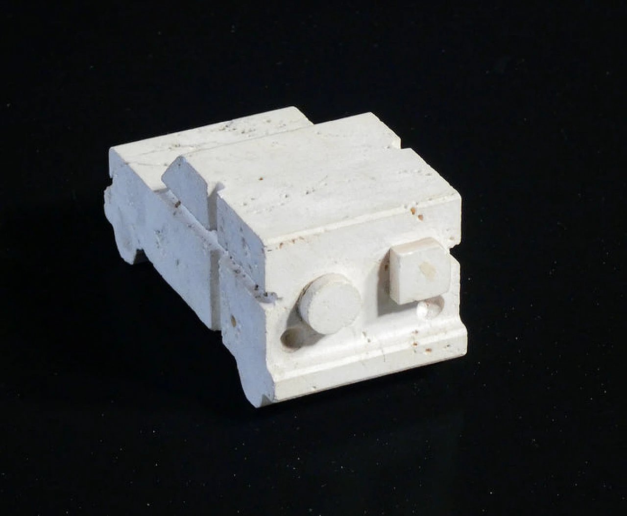 F.lli Mannelli, scultura di macchina in travertino, anni '70 6