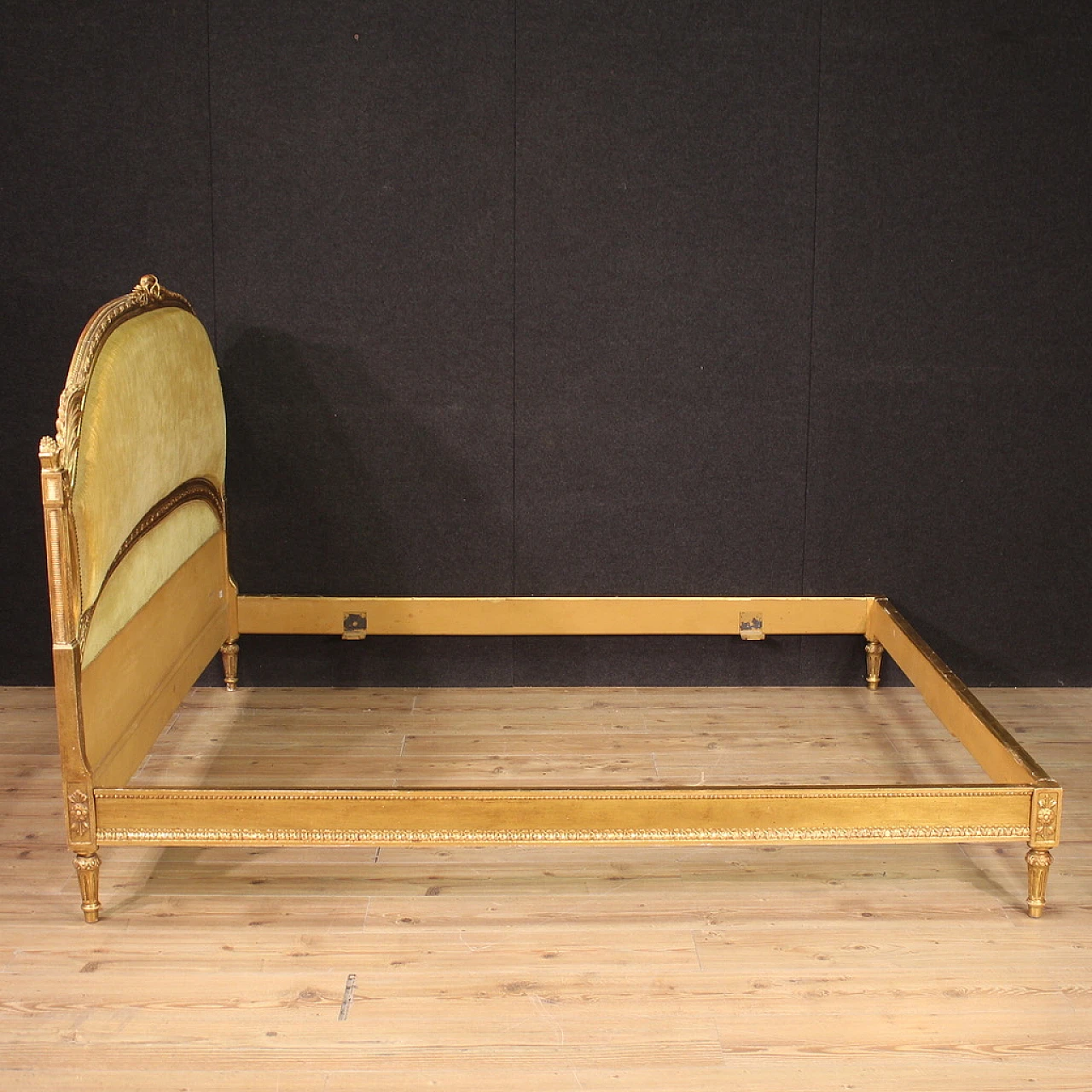 Double bed frame in velvet and carved and gilded wood 11