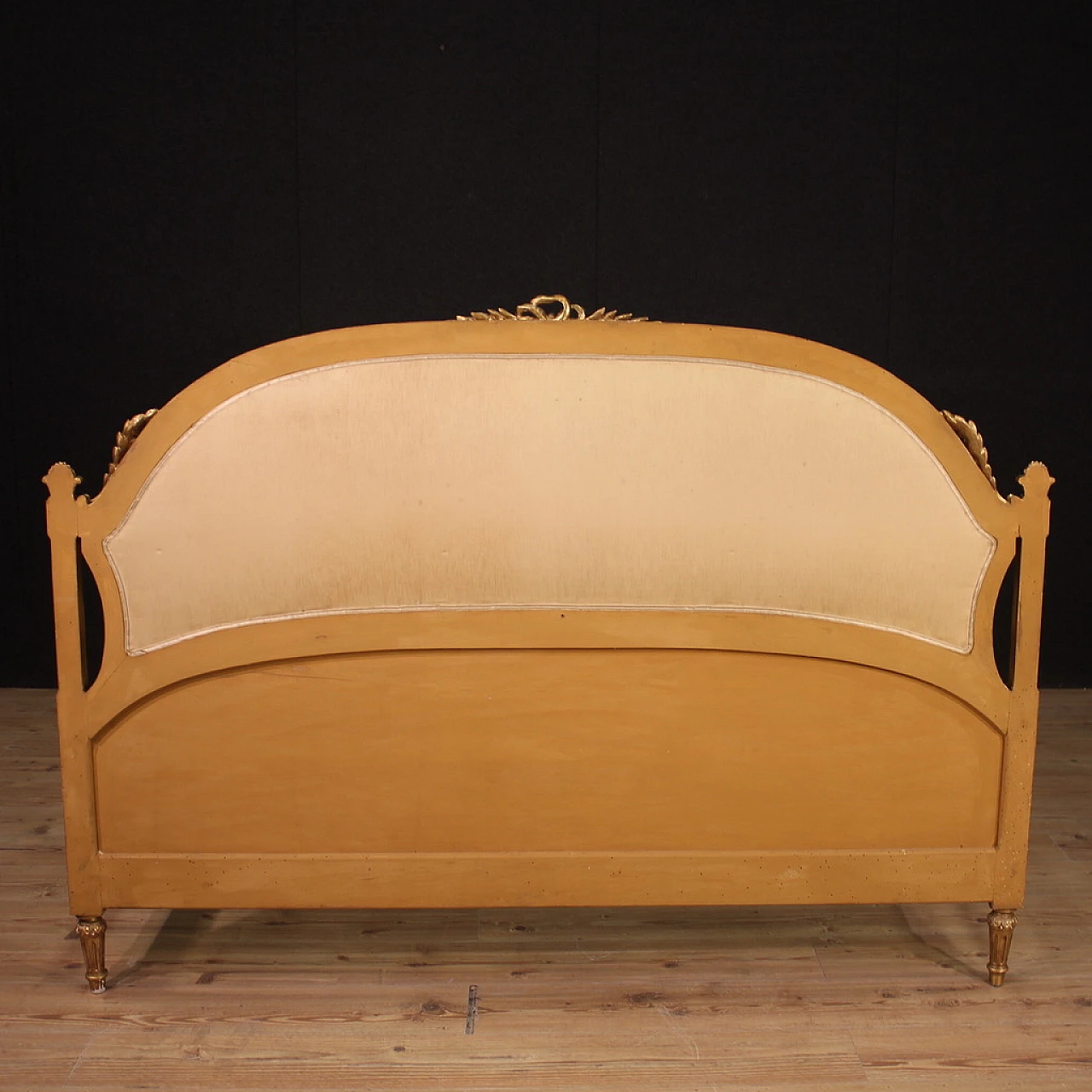 Double bed frame in velvet and carved and gilded wood 12