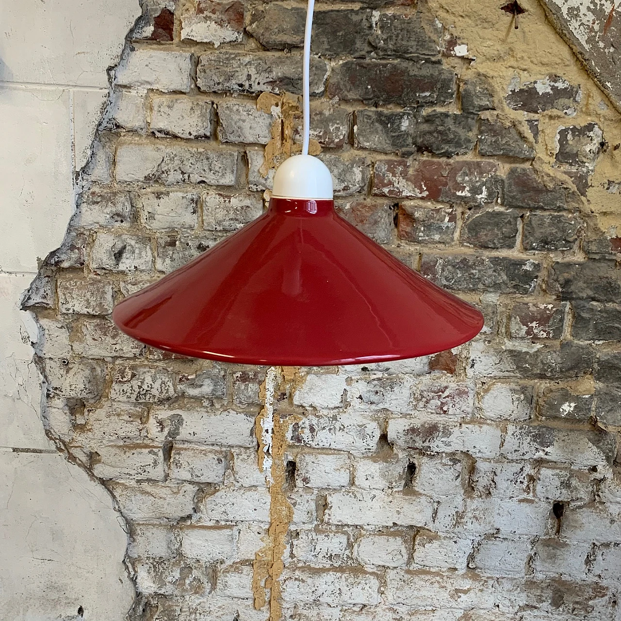 Lampada da soffitto in ceramica rossa smaltata, anni '80 1