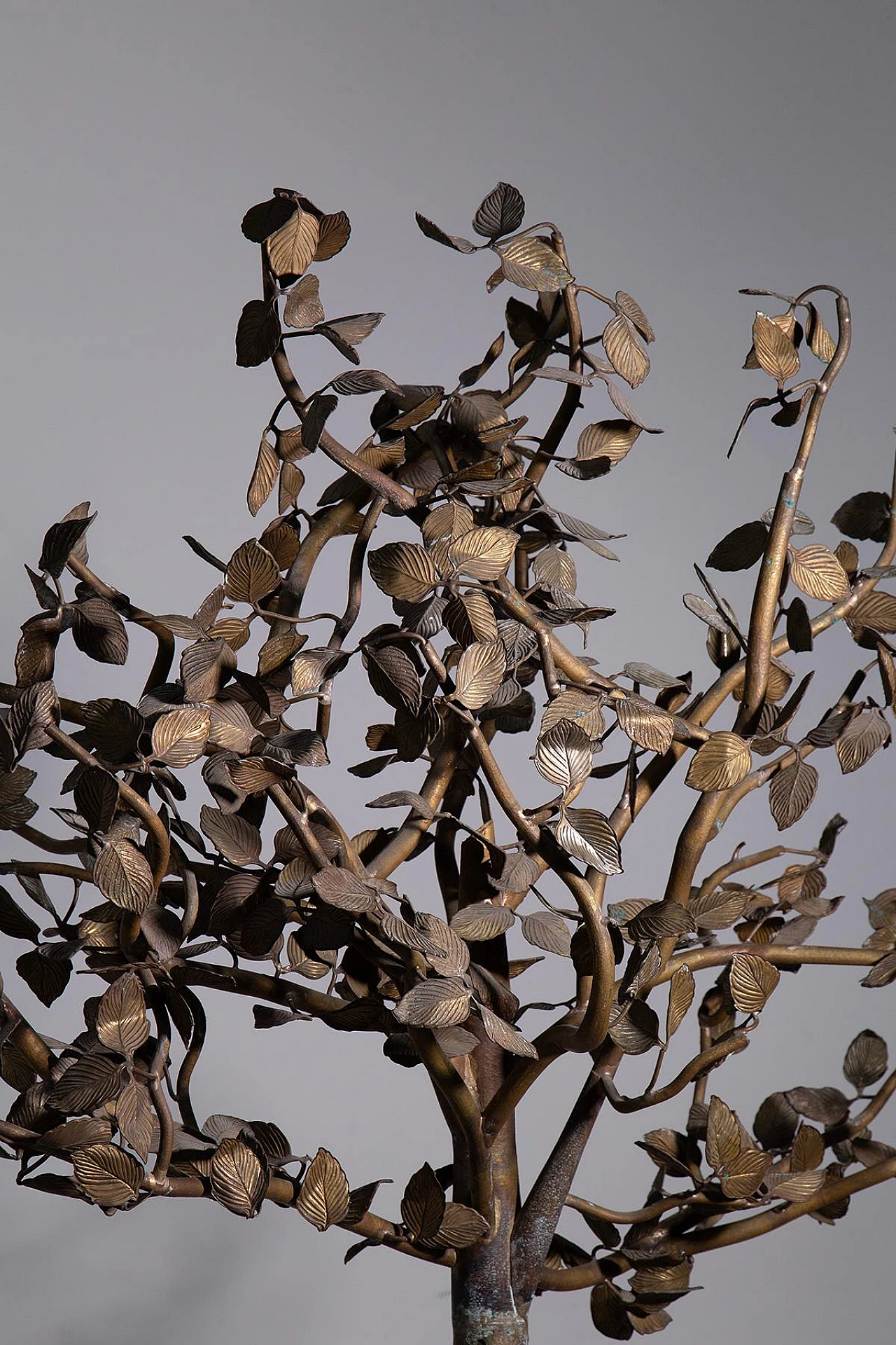 Scultura stile Liberty di albero in metallo dorato, anni '50 7
