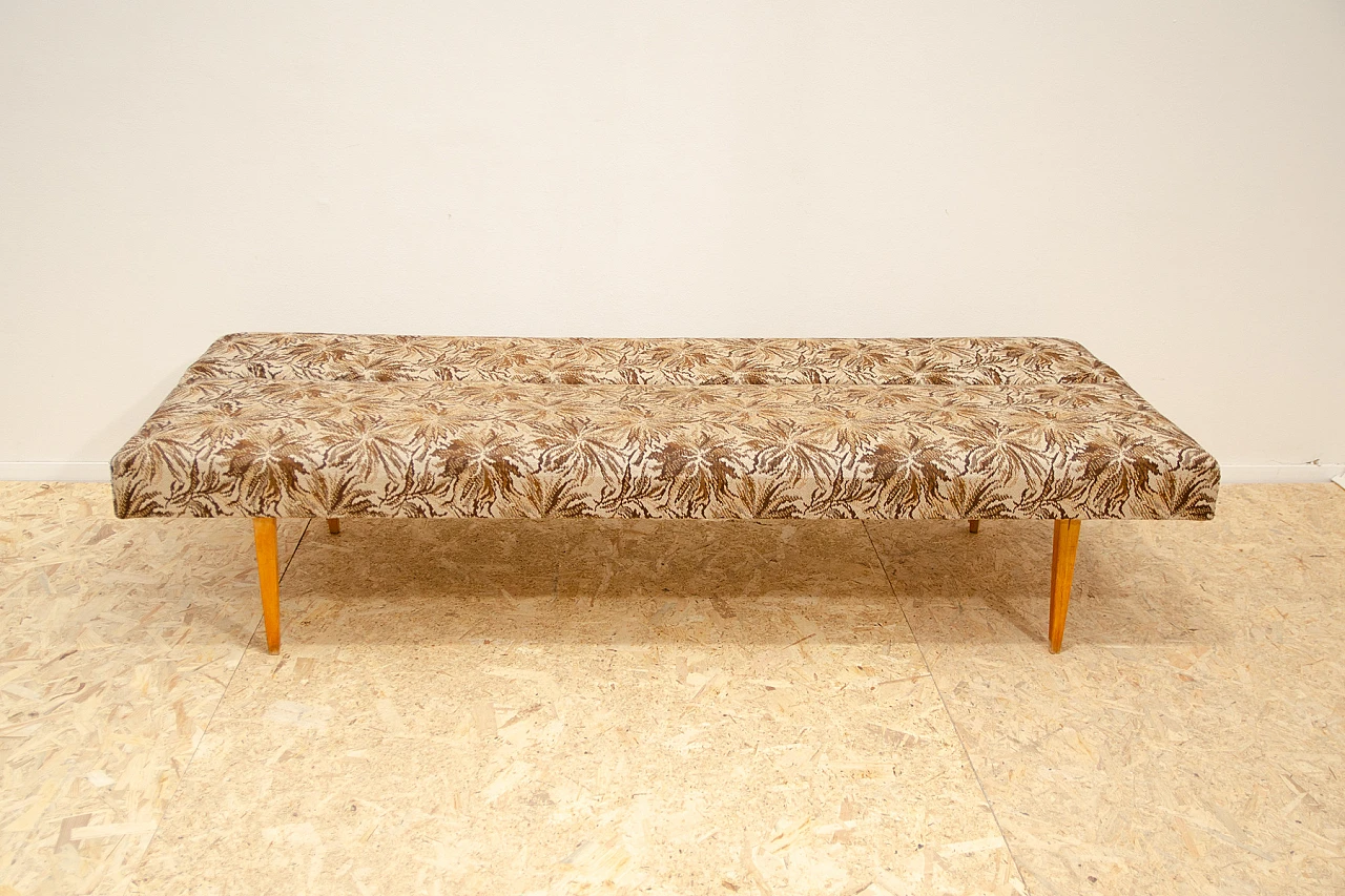 Divano letto in faggio e tessuto di Miroslav Navrátil, anni '60 11