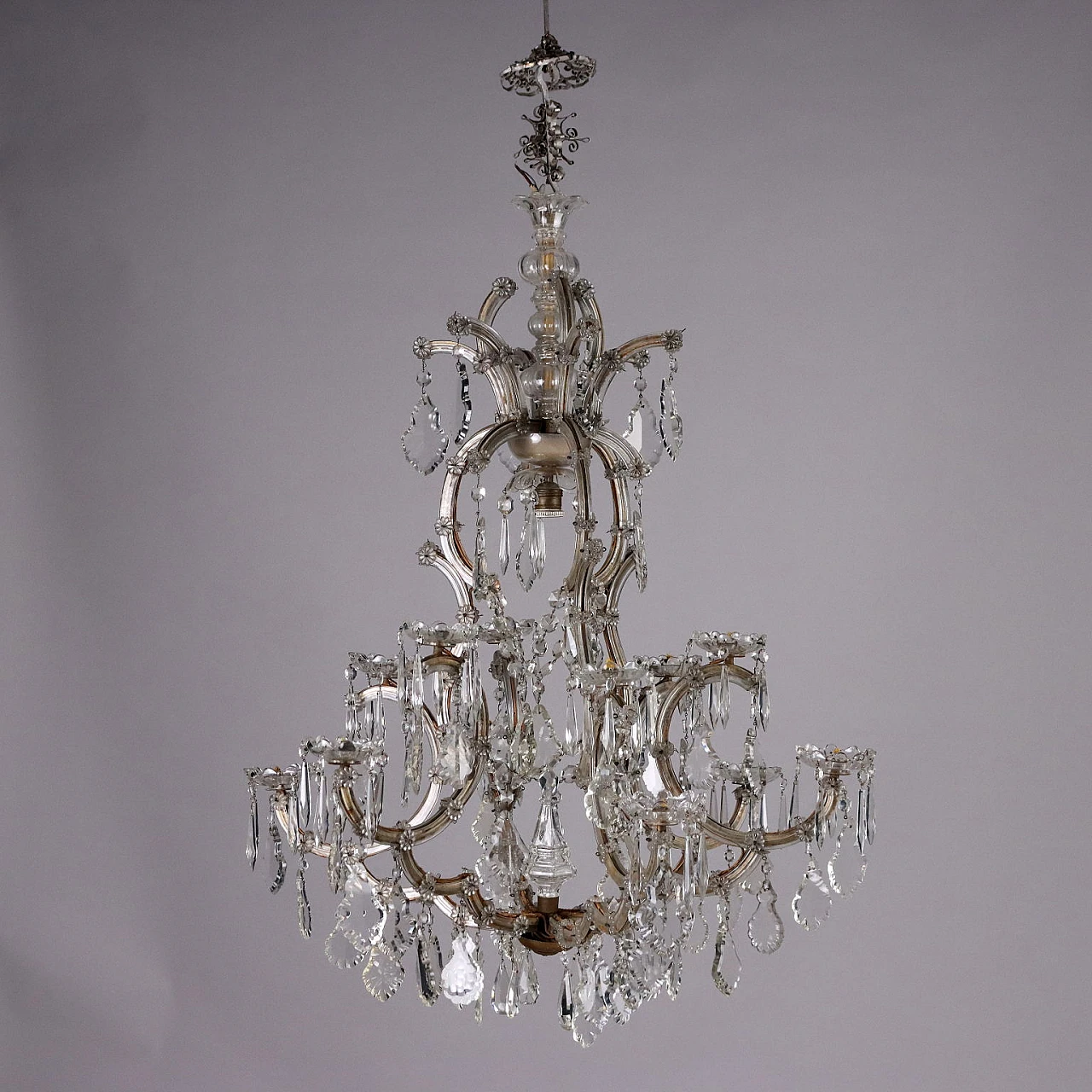 Glass and crystal 12-light chandelier 1