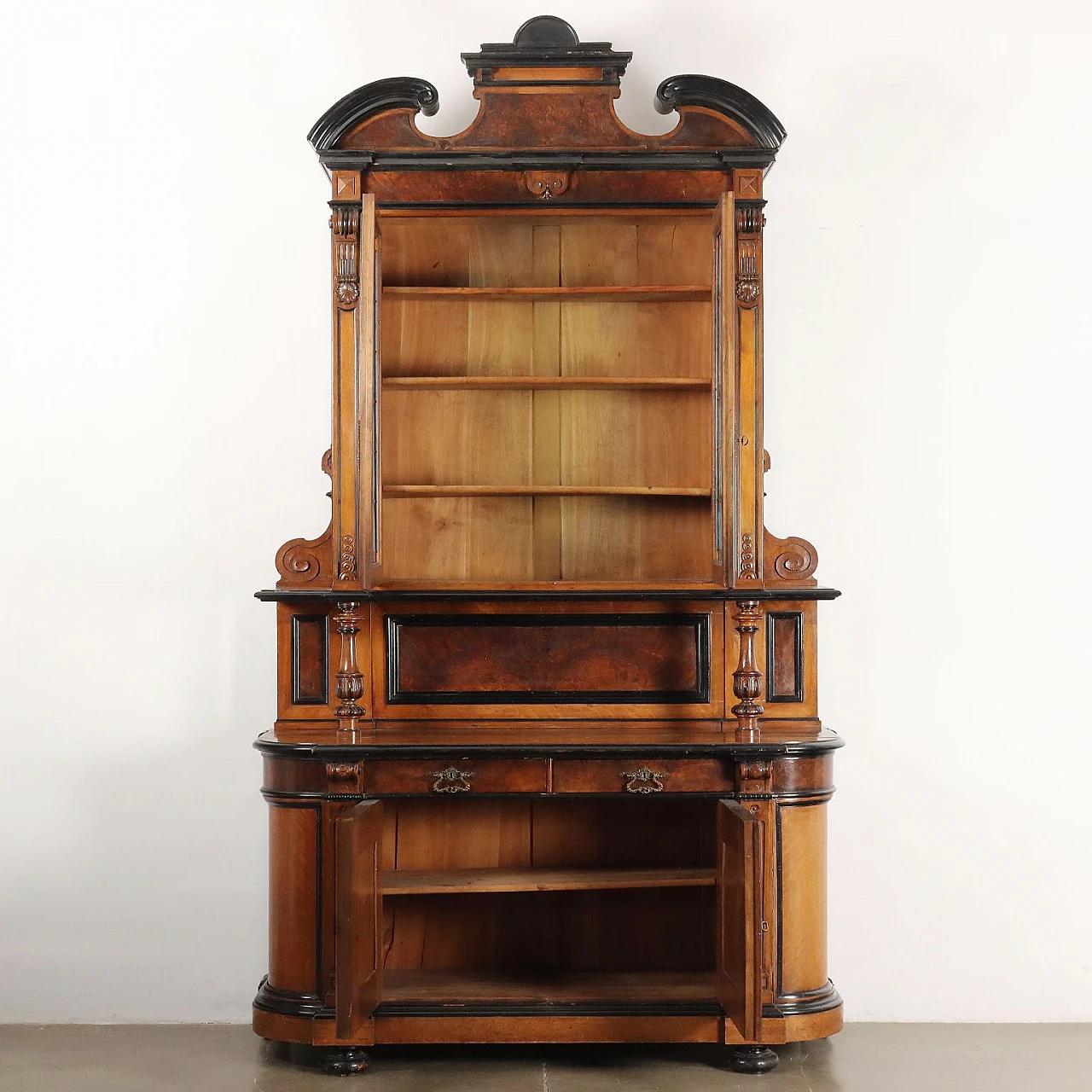 Walnut cabinet with leaded glass doors and turnet feet, 19th century 3