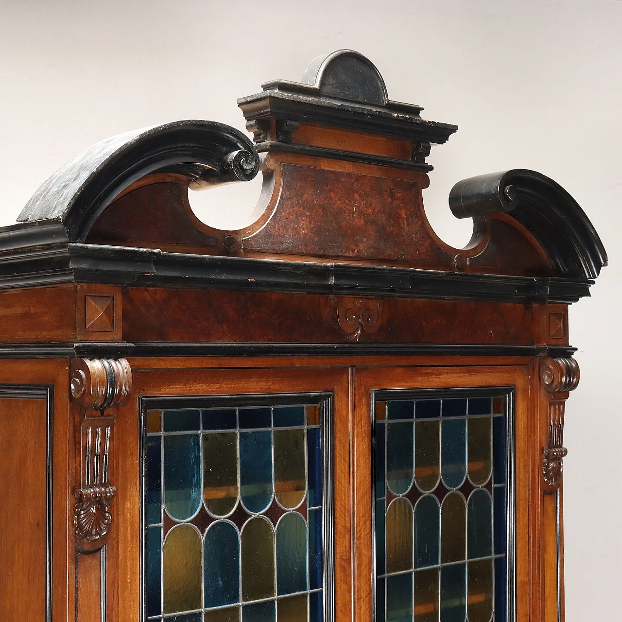 Walnut cabinet with leaded glass doors and turnet feet, 19th century 4