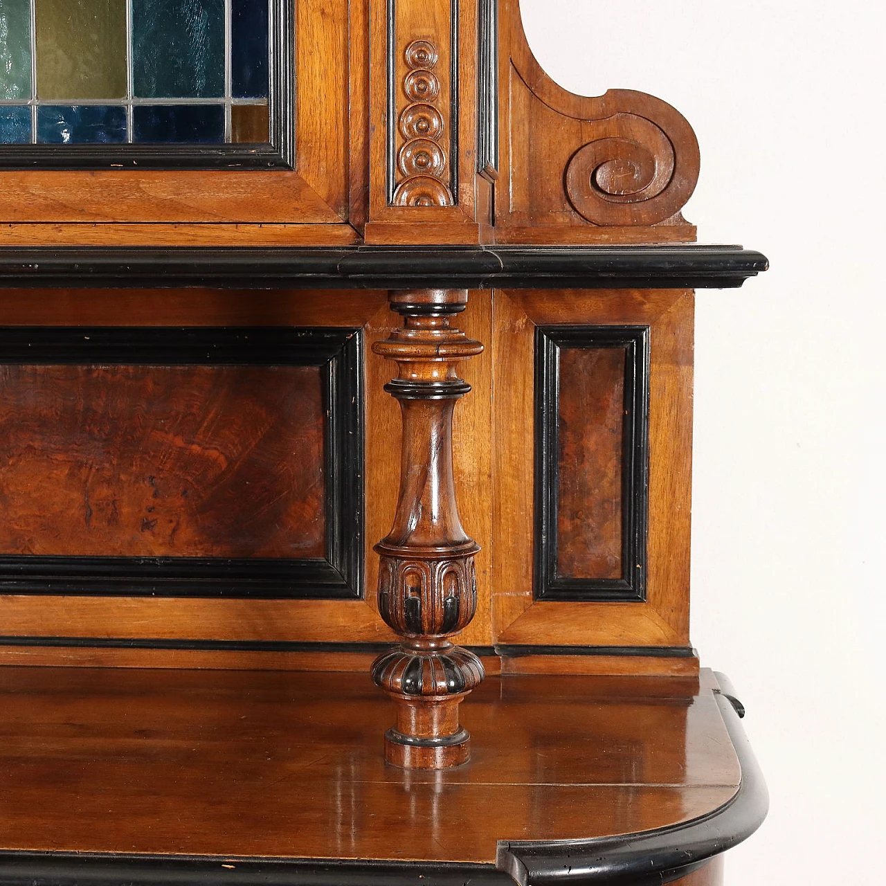 Walnut cabinet with leaded glass doors and turnet feet, 19th century 8