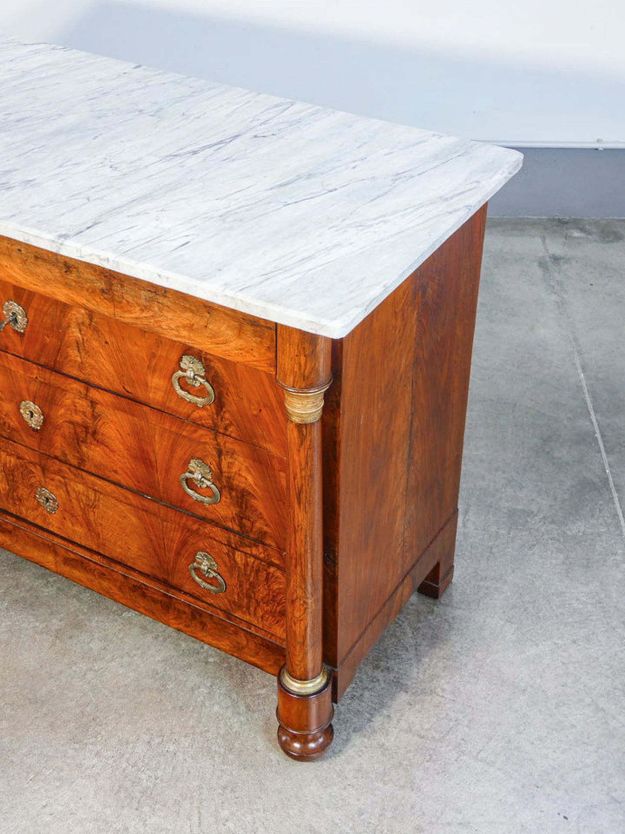 Empire walnut and marble dresser, first half of the 19th century 10