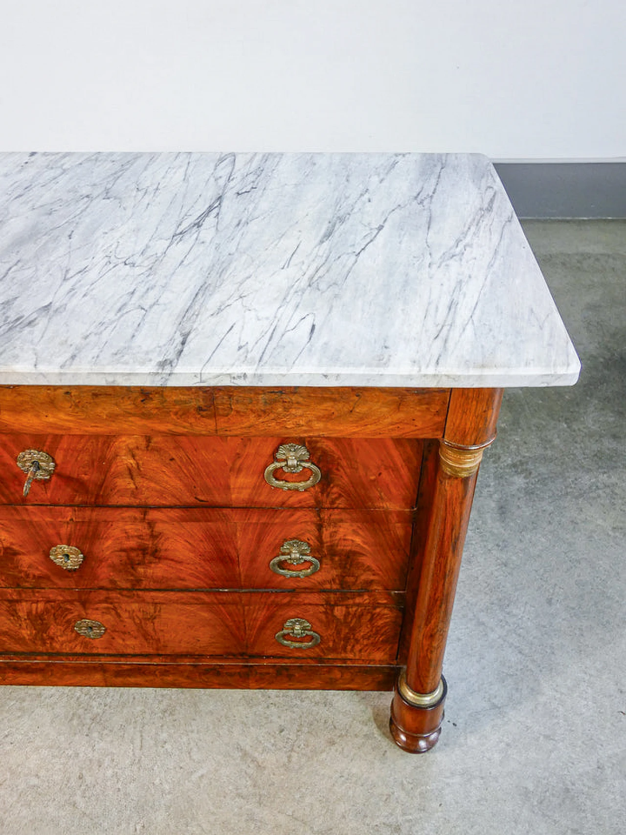 Empire walnut and marble dresser, first half of the 19th century 13