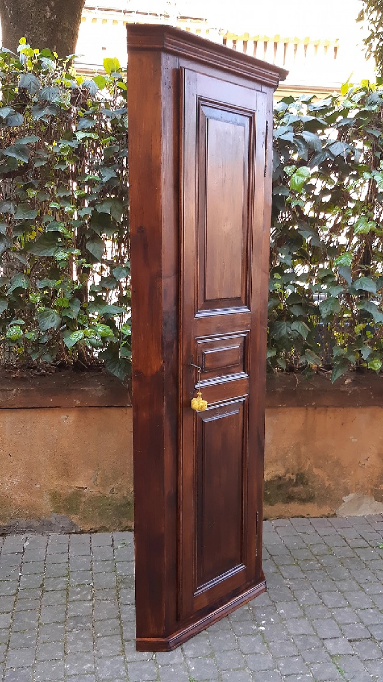 Emilia-Romagna larch corner cabinet, late 19th century 5