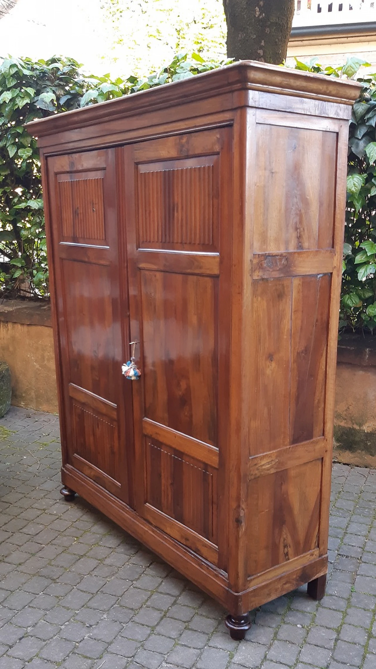 Lombard walnut wardrobe, mid-19th century 4