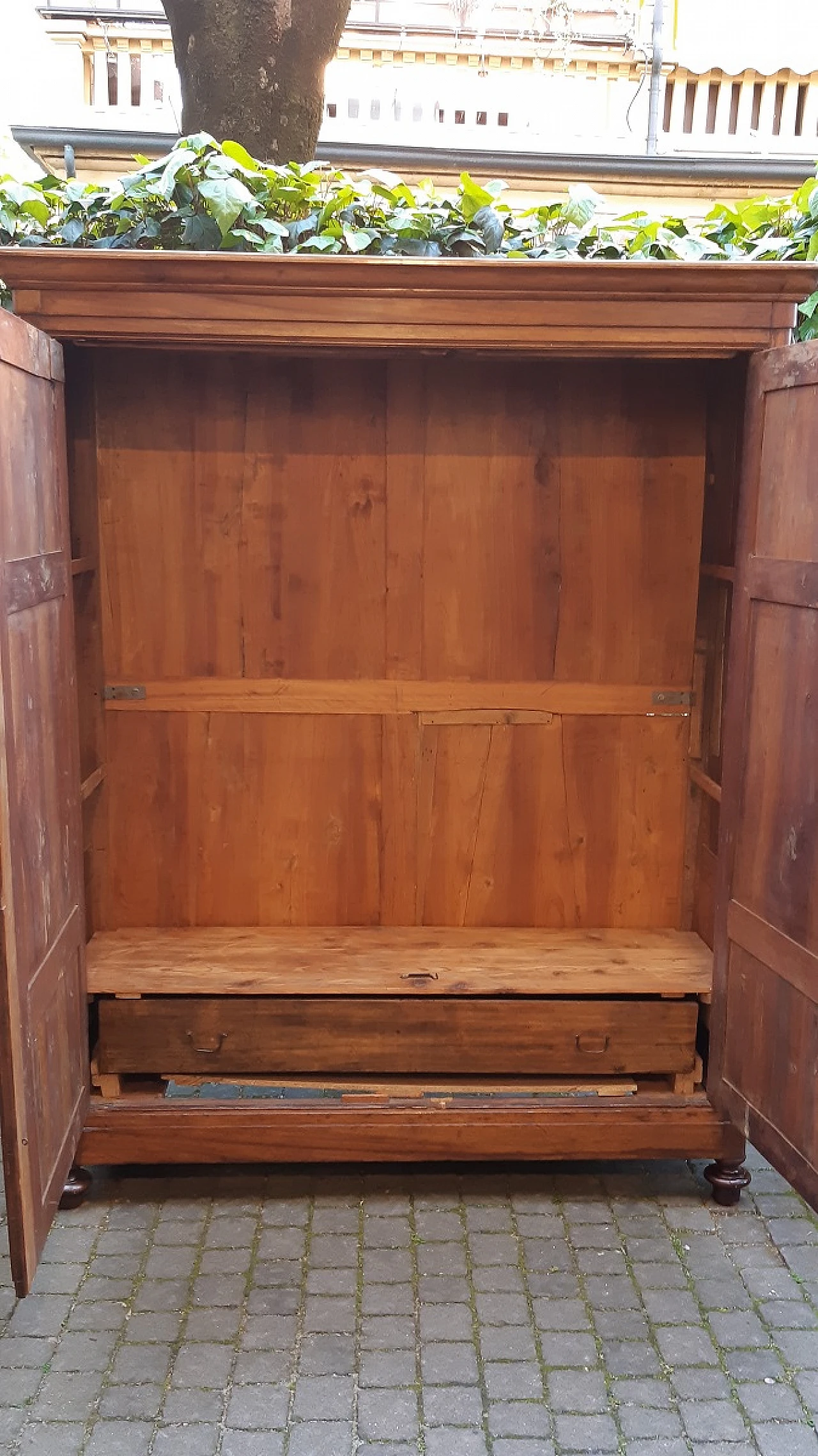 Lombard walnut wardrobe, mid-19th century 8