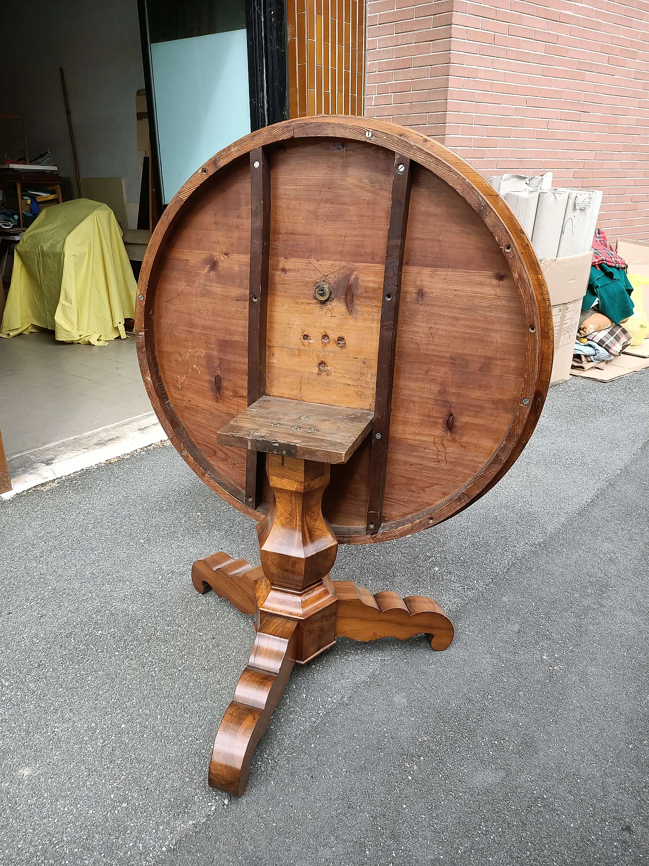 Tavolo rotondo in radica di noce, '800 3