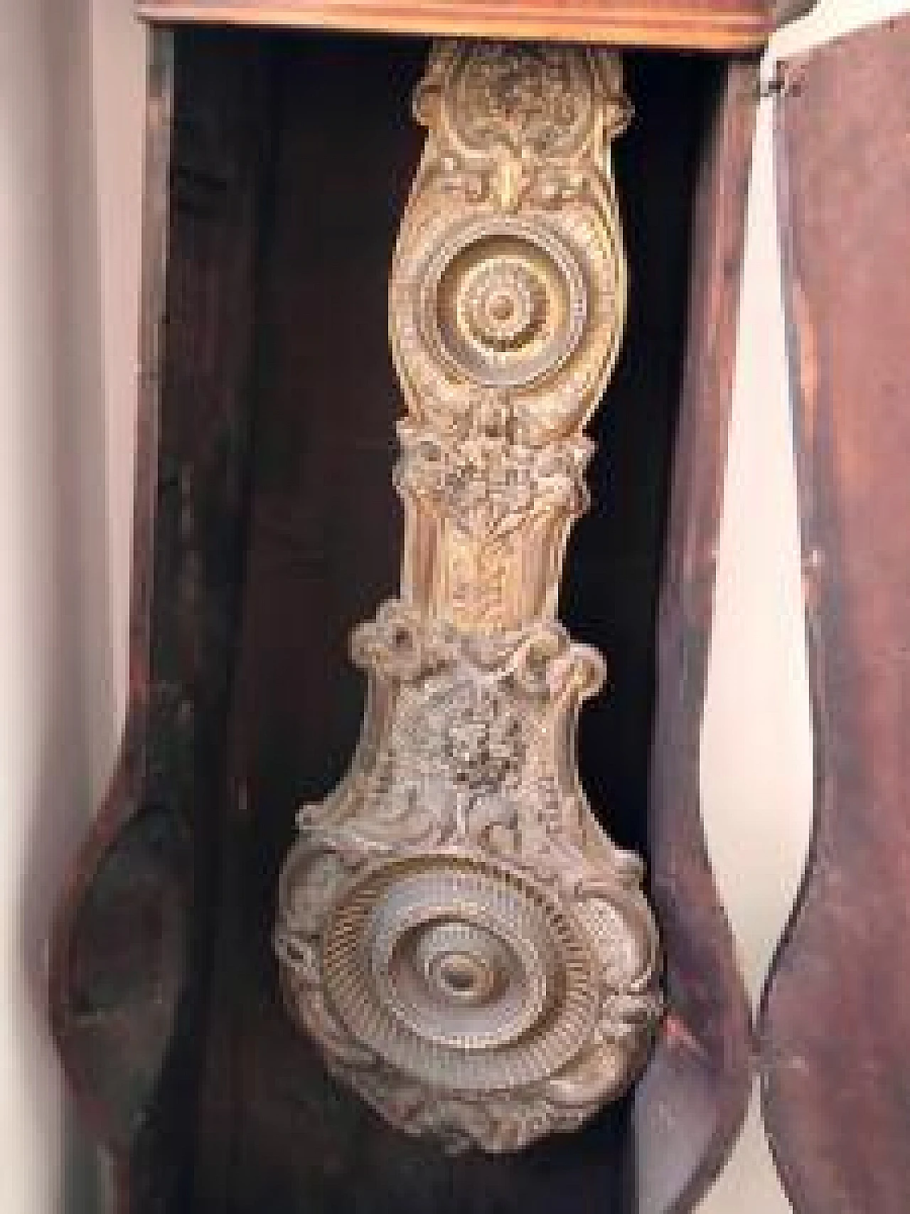 Wooden floor clock with inlaid case, 18th century 6