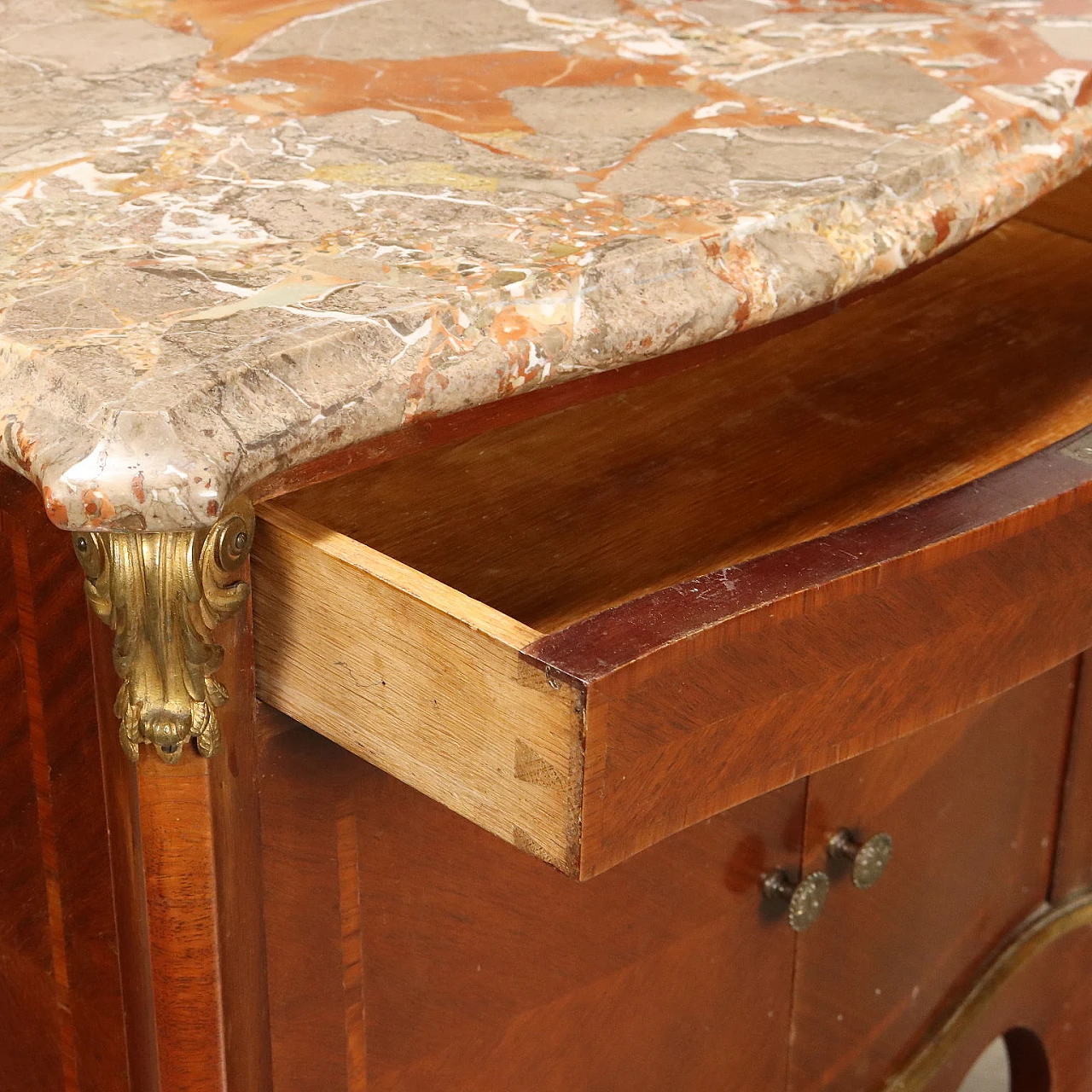 Pair of mahogany bedside tables by Grazioli e Guadenzi Milano 4