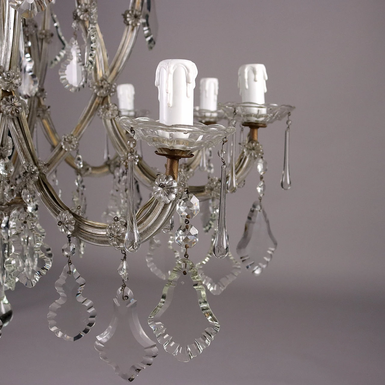 10-light chandelier with necklaces and glass pendants 3