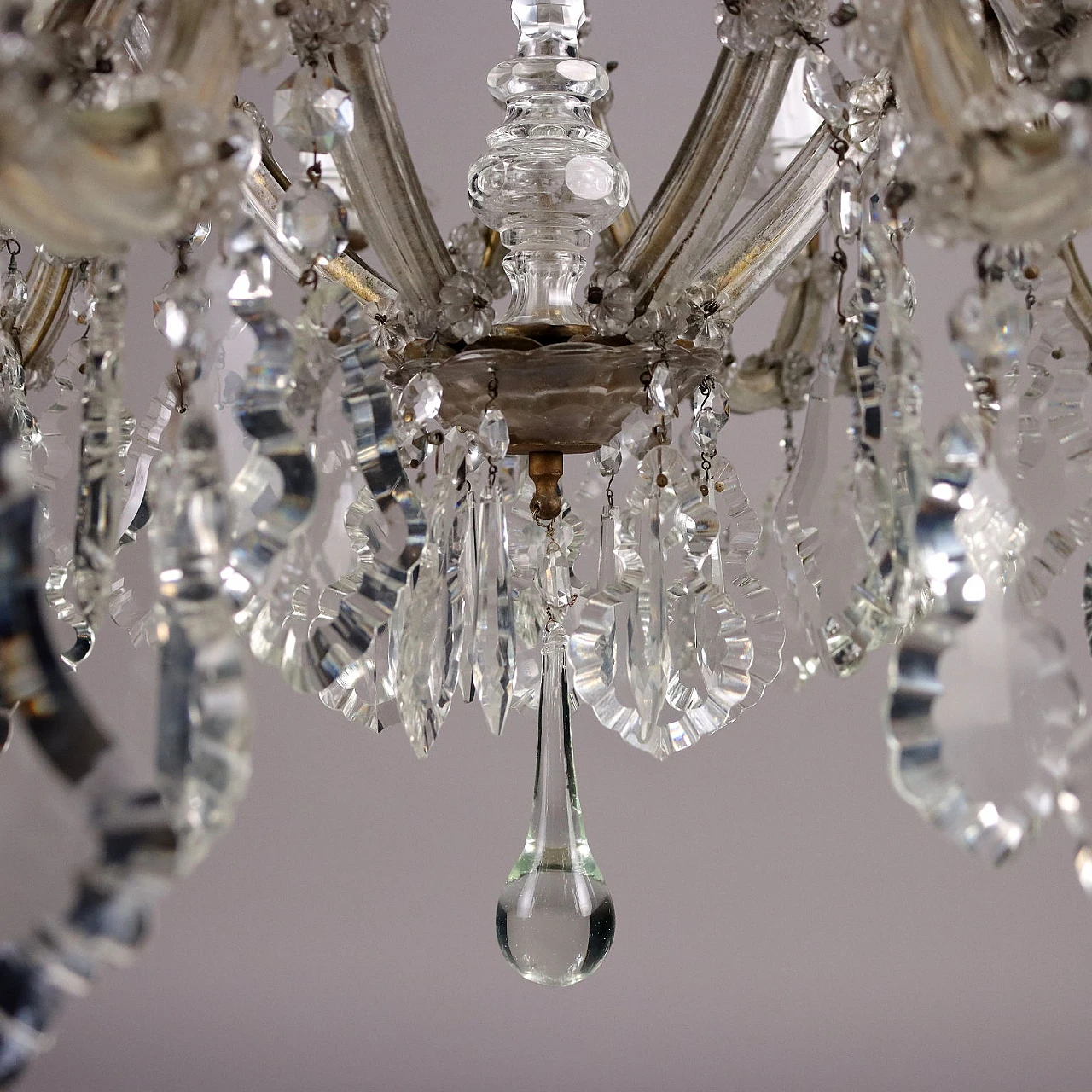 10-light chandelier with necklaces and glass pendants 7