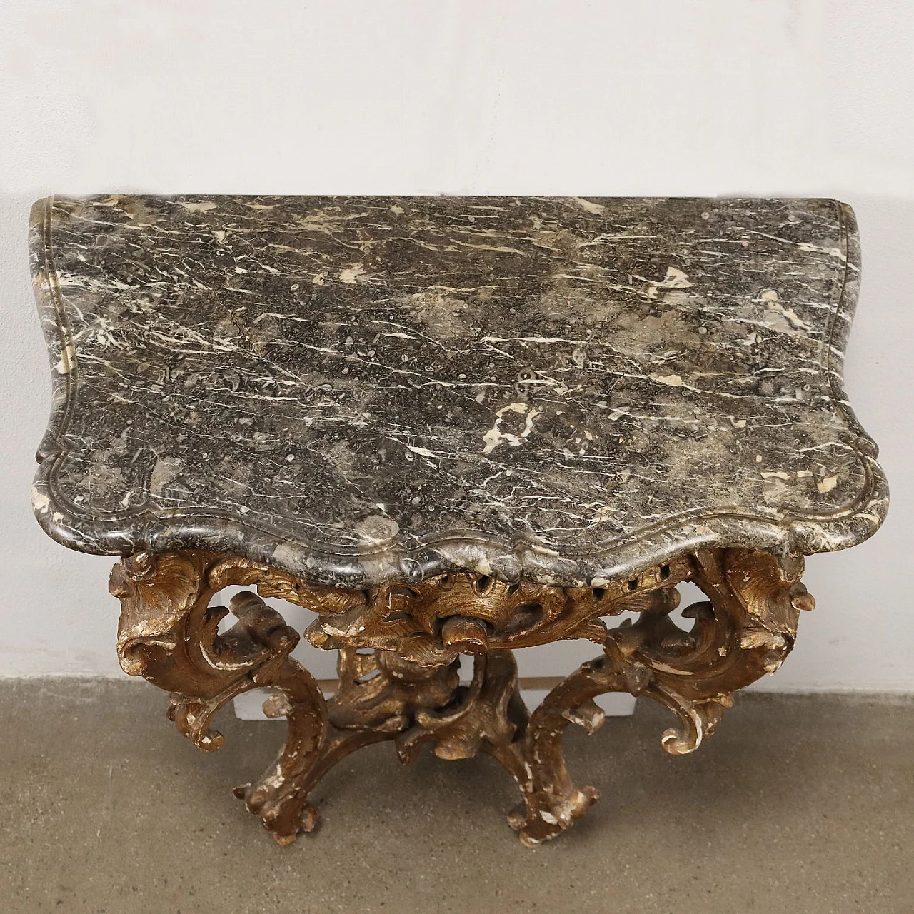 Carved and gilded wood console with marble top, 18th century 9
