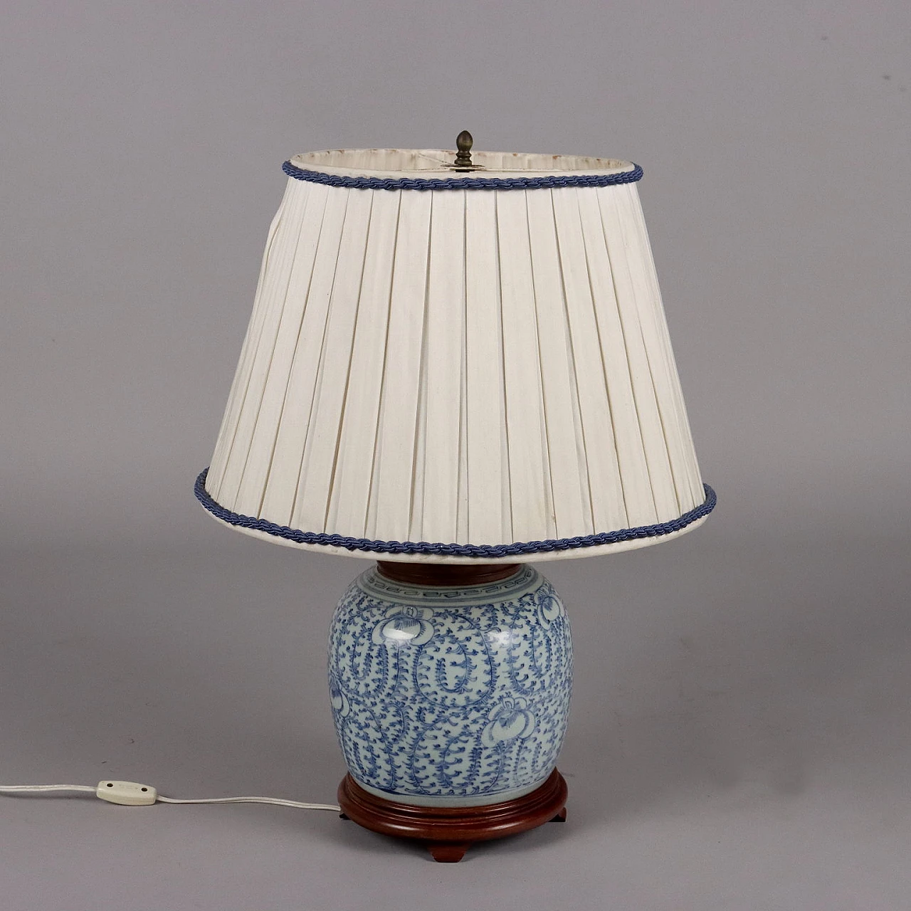 Lampada da tavolo in porcellana cinese, anni '90 6