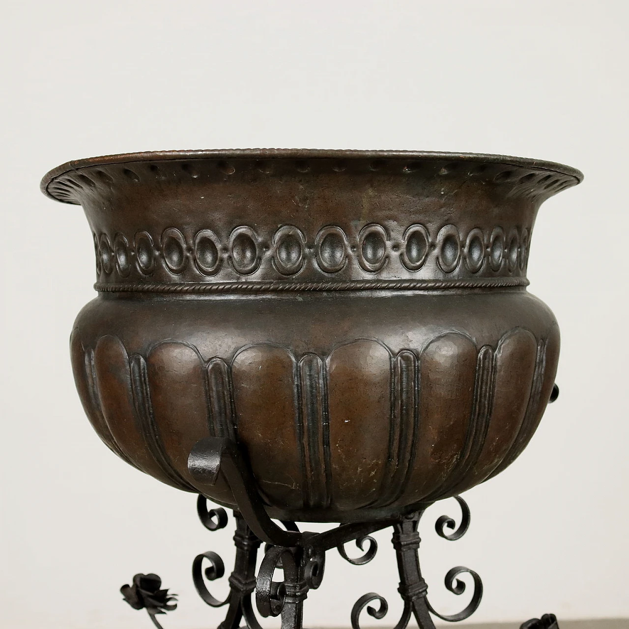 Art Nouveau wrought iron and embossed sheet metal planter, early 20th century 3