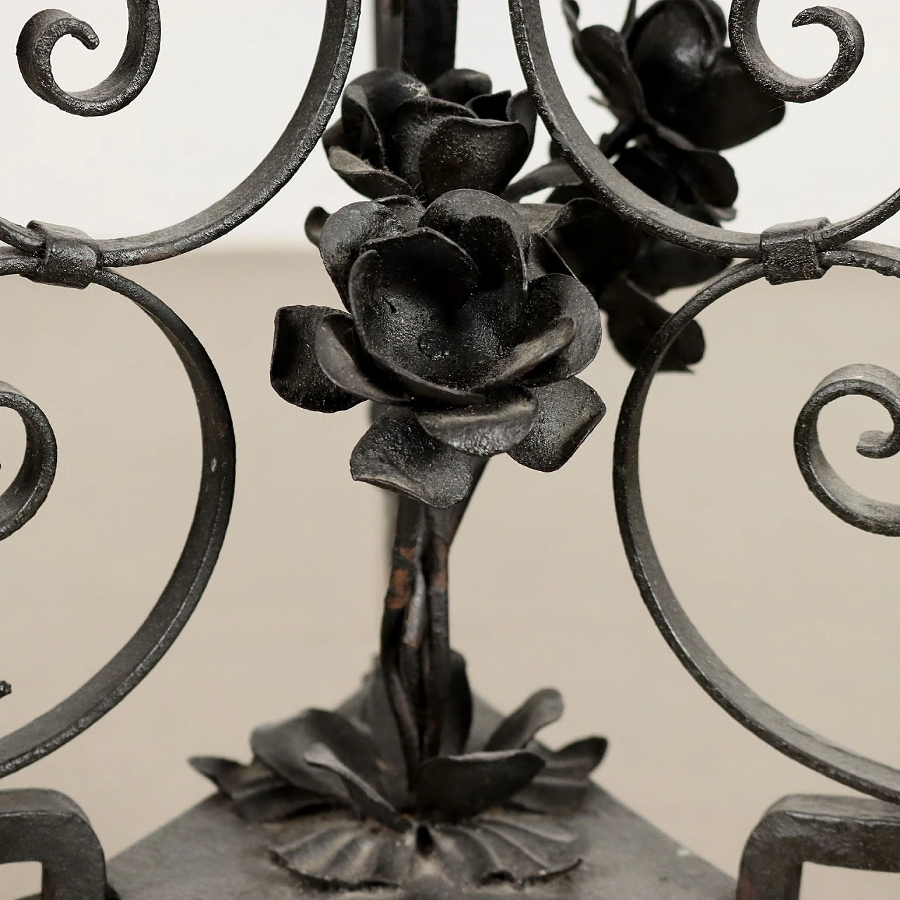 Art Nouveau wrought iron and embossed sheet metal planter, early 20th century 9