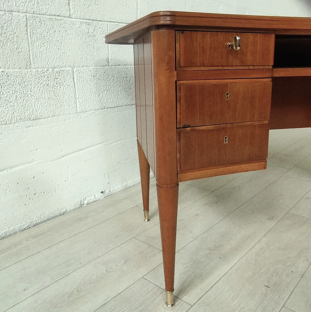 Curved walnut desk with six drawers, 1950s 7