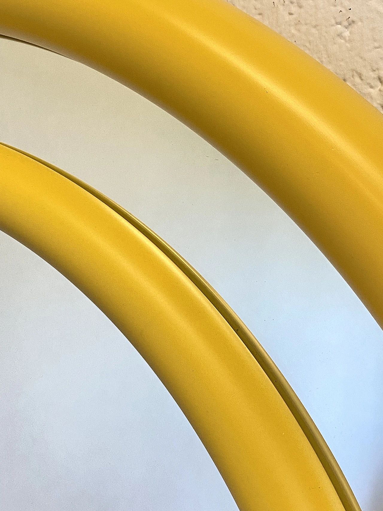 Pair of round mirrors in yellow laquered, 1970s 8