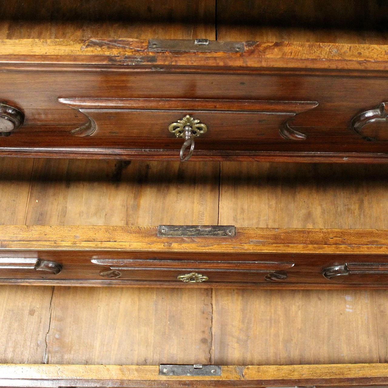 Canterano bolognese in noce massello, '600 6