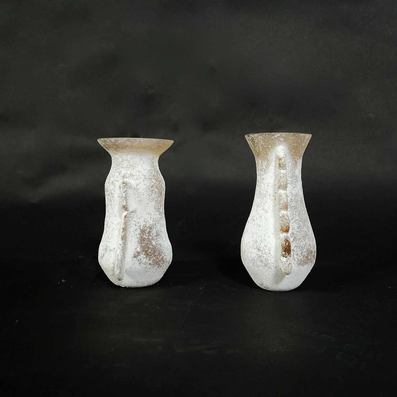 Coppia di vasi in vetro scavo di V. Rigattieri per Seguso, anni '70 6