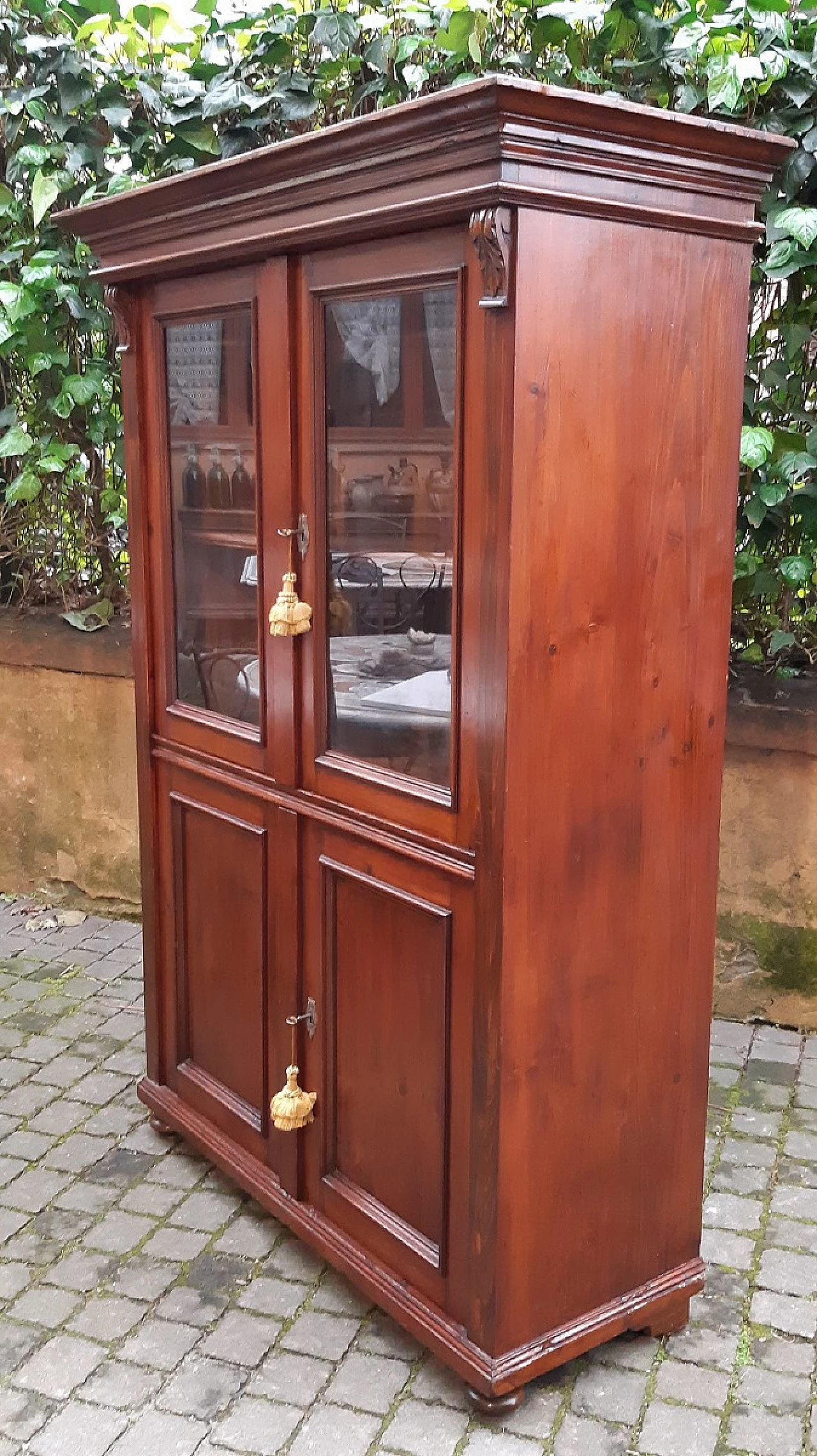 Romanian spruce sideboard with display case, 19th century 2