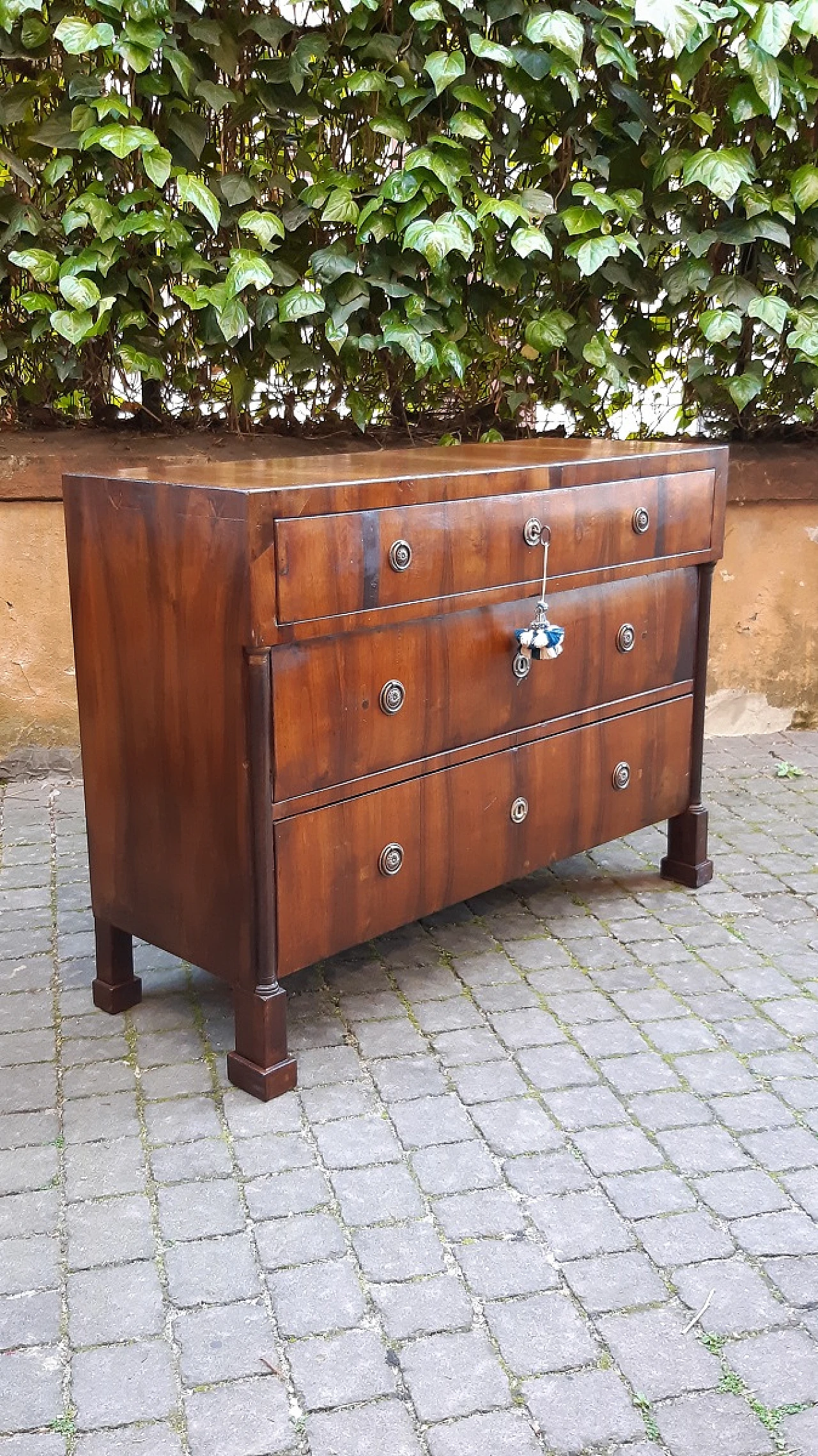 Empire Venetian walnut dresser, first half of the 19th century 8