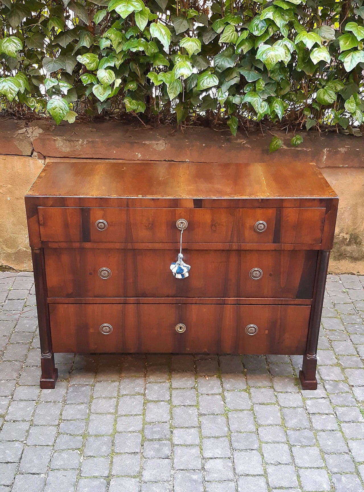 Empire Venetian walnut dresser, first half of the 19th century 9