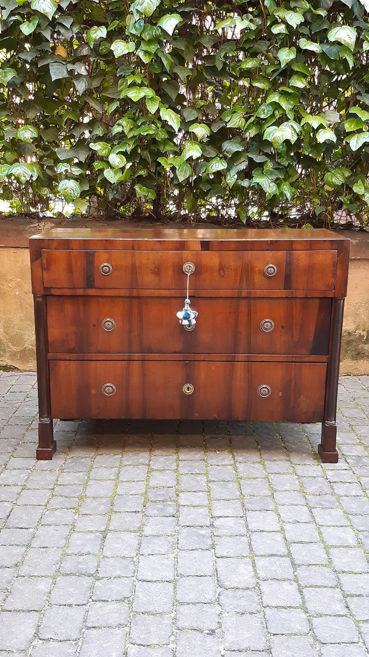 Empire Venetian walnut dresser, first half of the 19th century 10