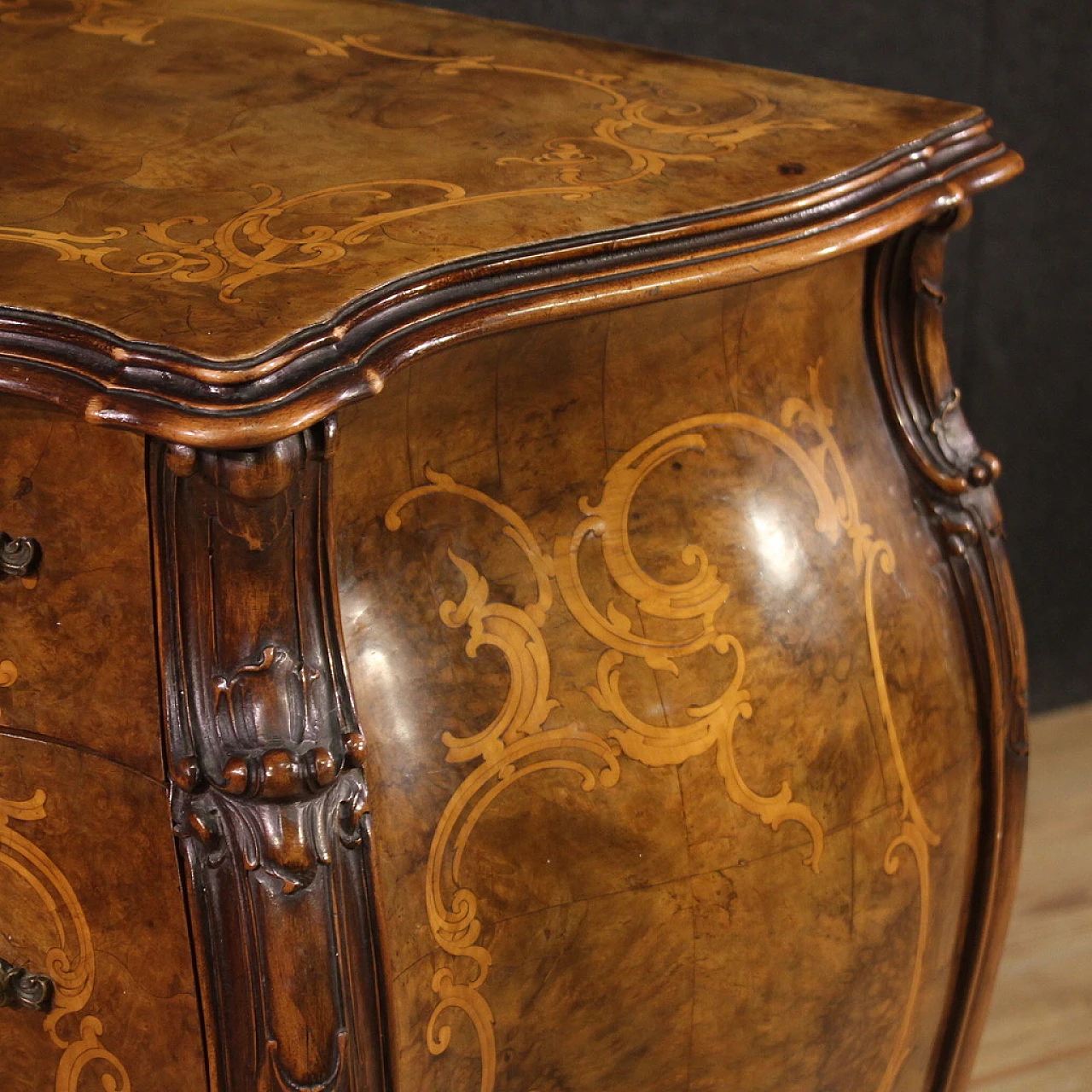 Walnut and briarwood inlaid dresser with four drawers 10