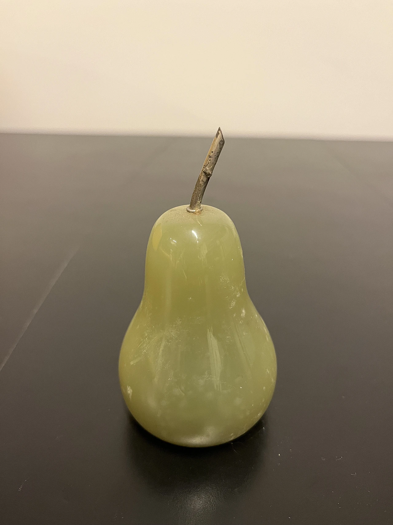 Pear in onyx stone 1