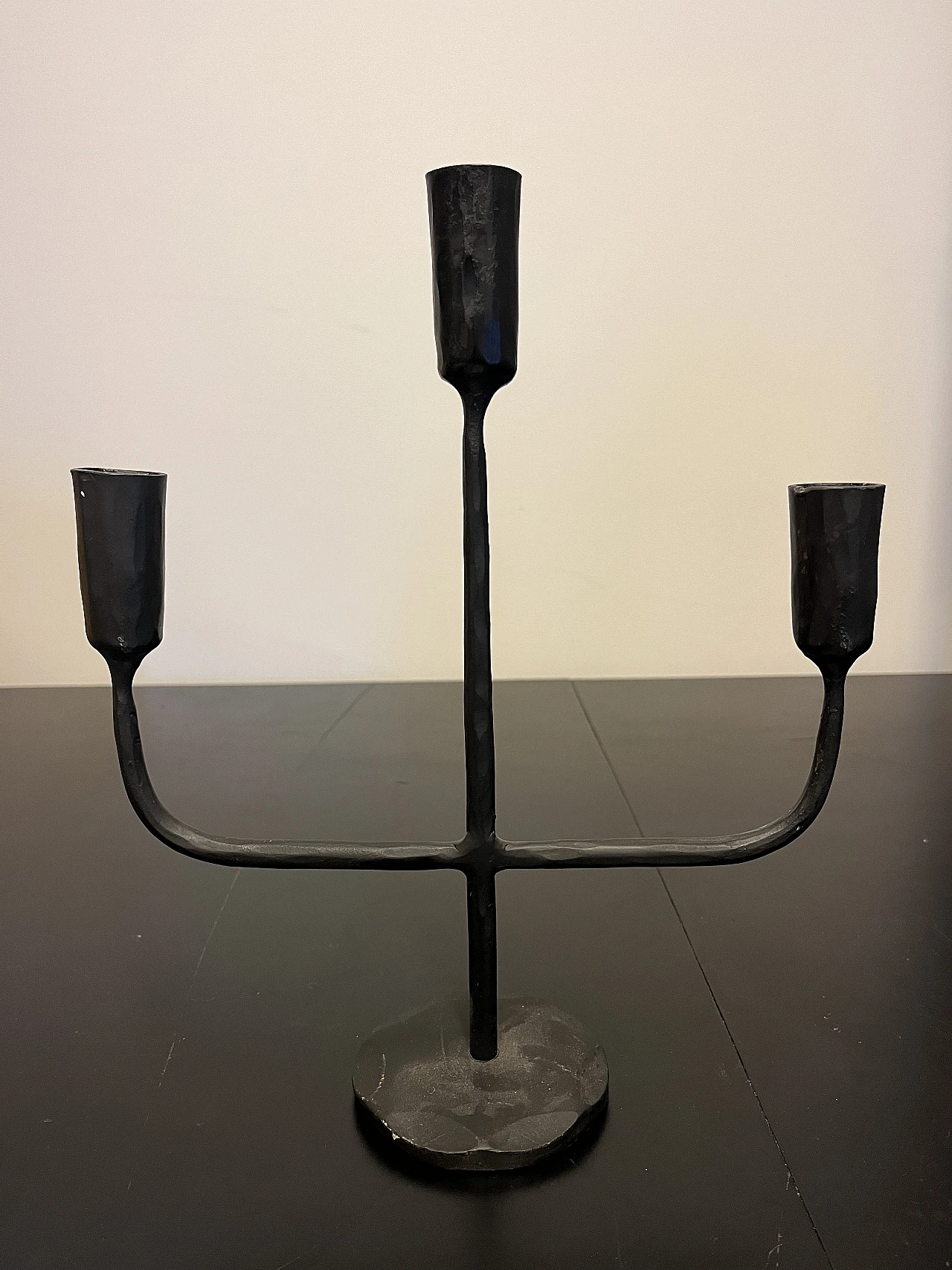 Candle holder in metal 1