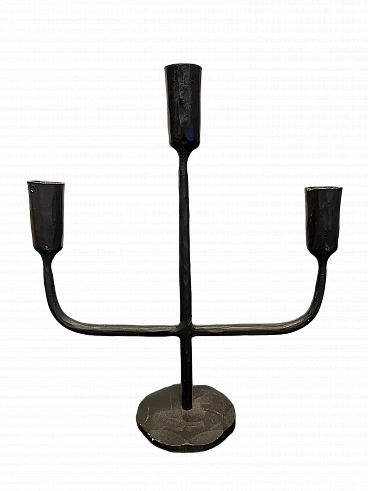 Candle holder in metal