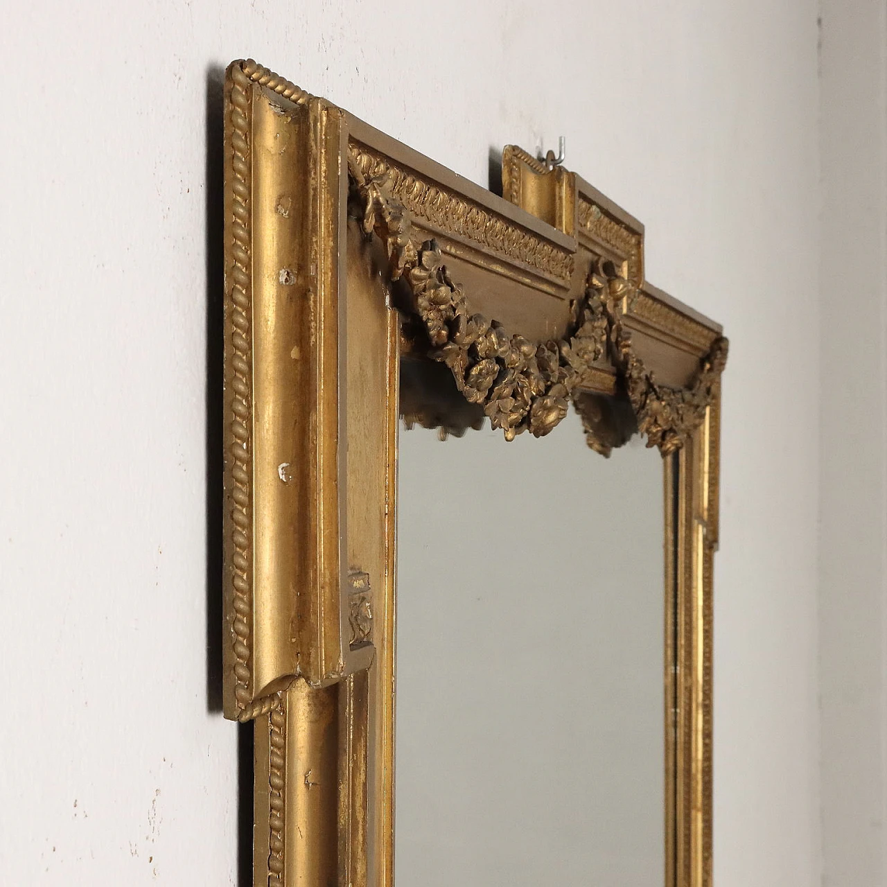 Pastille-carved gilded mirror, 19th century 10