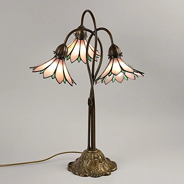 Lampada da tavolo stile Tiffany in metallo e vetro