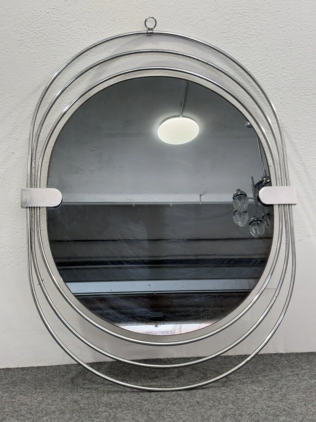 Specchio ovale in acciaio e vetro fumé di Gaetano Sciolari, anni '70 1