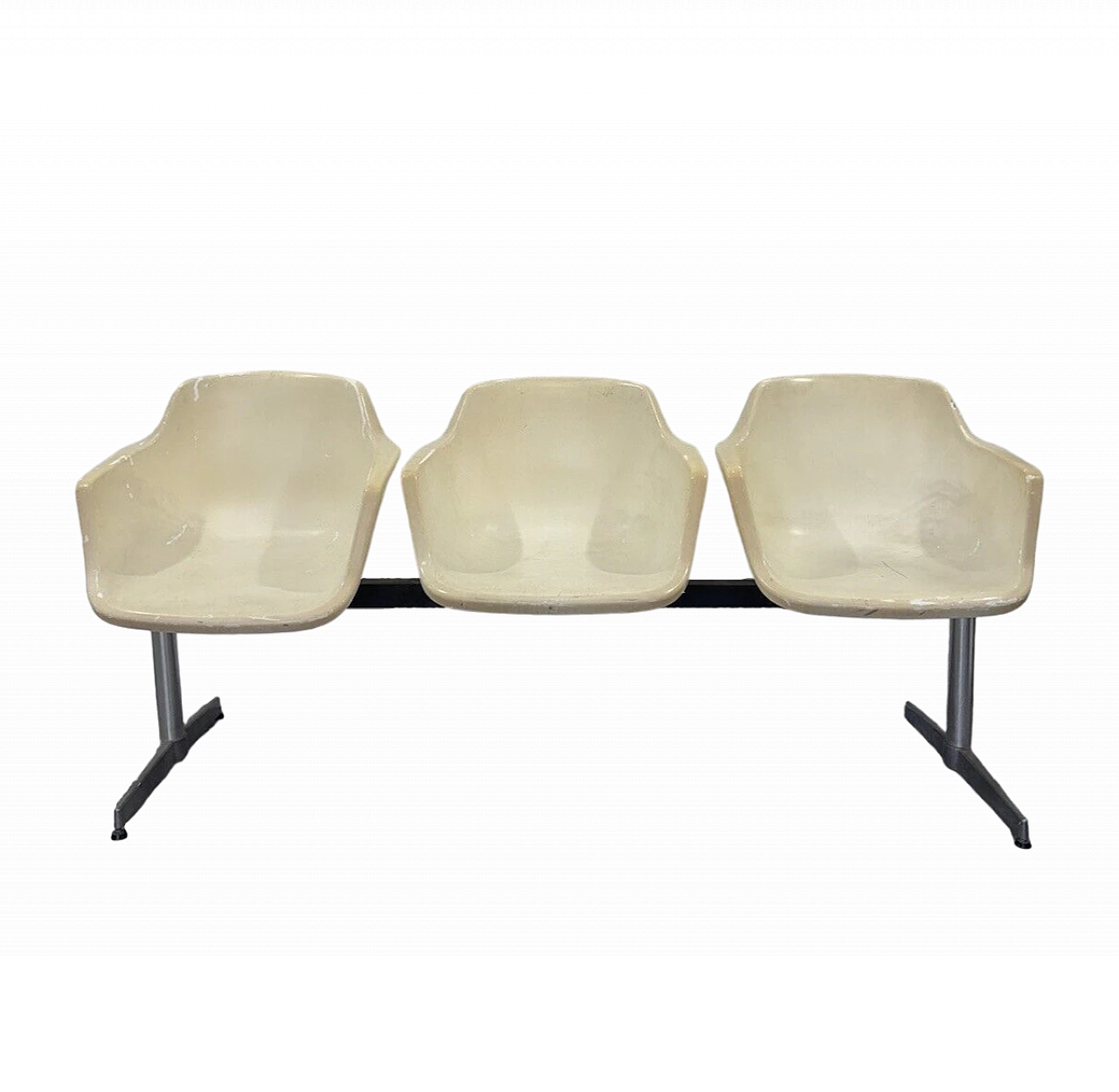 Tandem airport bench by Charles & Ray Eames for Herman Miller 12