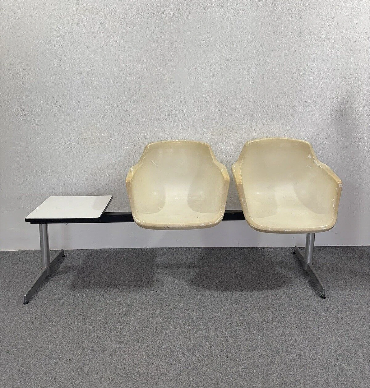 Panca da aeroporto Tandem di Charles e Ray Eames per Herman Miller 1