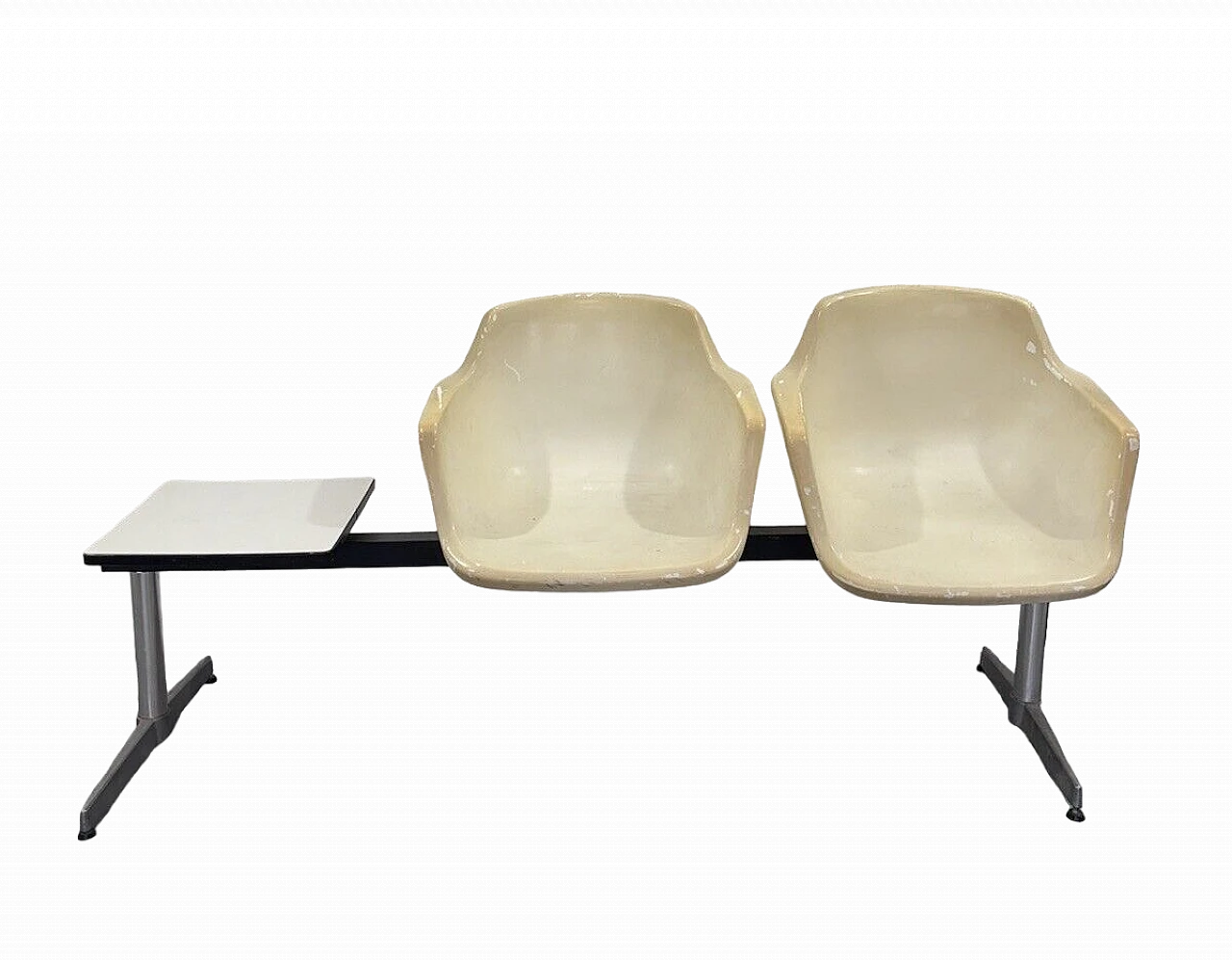 Tandem airport bench by Charles and Ray Eames for Herman Miller 13