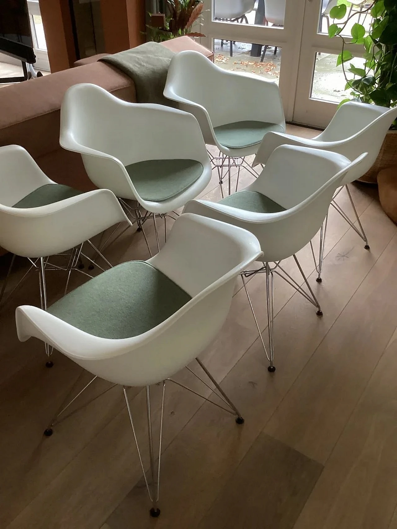 6 Dar chairs & green cushions by C. & R. Eames for Vitra, 2009 6