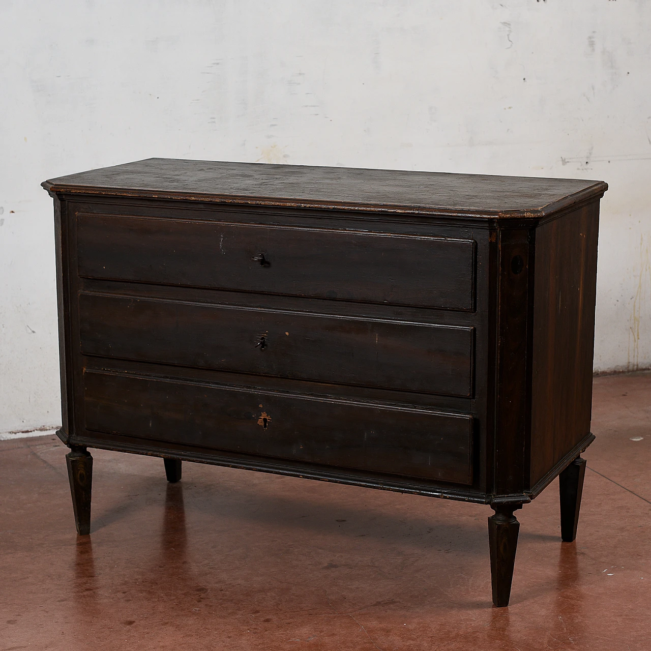 Lacquered wood dresser, 18th century | intOndo