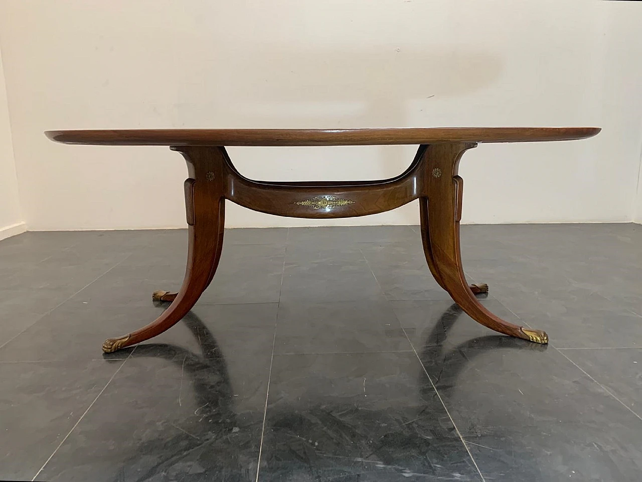 Tavolo con gambe a sciabola di Paolo Buffa, anni '50 1