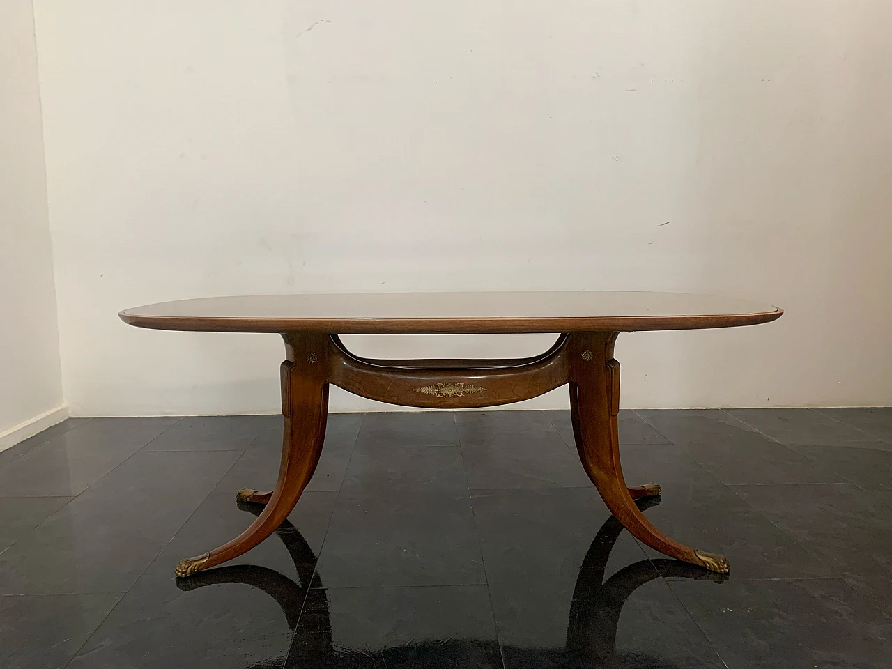 Tavolo con gambe a sciabola di Paolo Buffa, anni '50 3