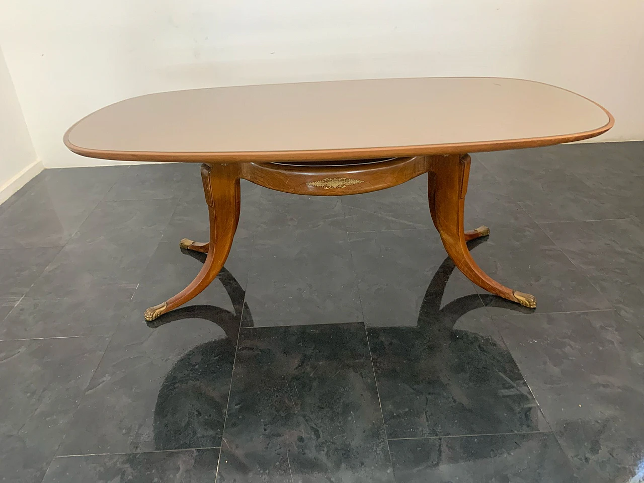 Tavolo con gambe a sciabola di Paolo Buffa, anni '50 4